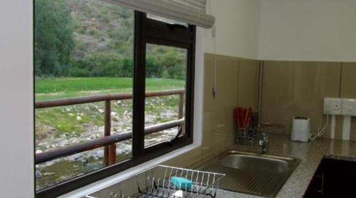 Old Mill Country Lodge, Working Ostrich Farm & Restaurant