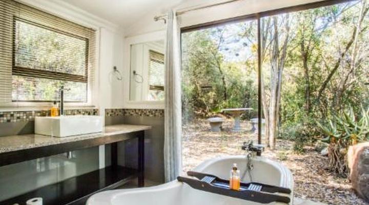 Old Mill Country Lodge, Working Ostrich Farm & Restaurant