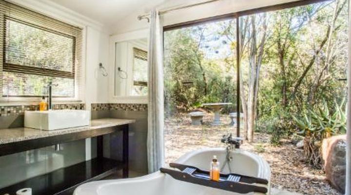 Old Mill Country Lodge, Working Ostrich Farm & Restaurant