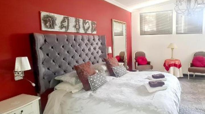 Old Mill Country Lodge, Working Ostrich Farm & Restaurant