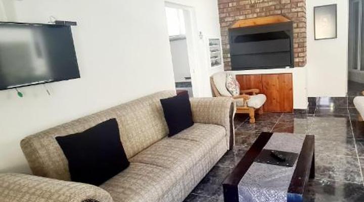 Old Mill Country Lodge, Working Ostrich Farm & Restaurant