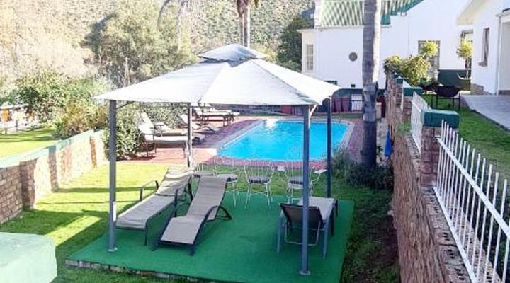 Old Mill Country Lodge, Working Ostrich Farm & Restaurant