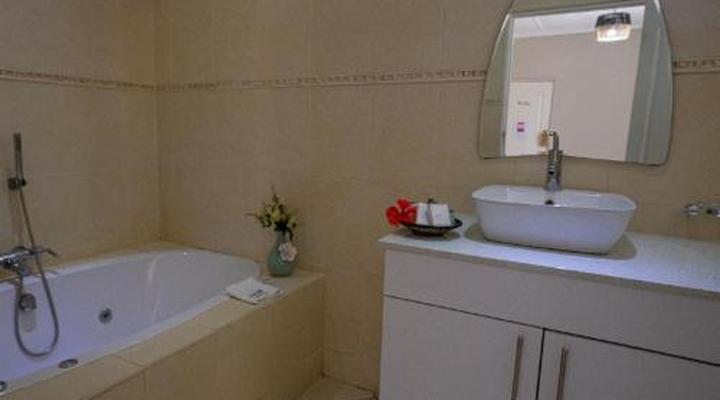 Whalesong Guest House