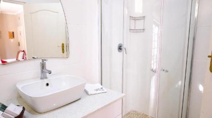 Whalesong Guest House