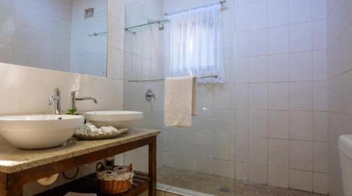 Whalesong Guest House