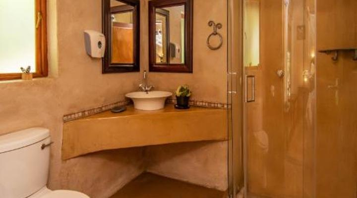 Thornhill Safari Lodge