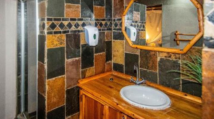 Thornhill Safari Lodge