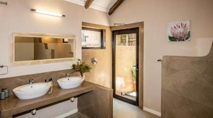 Thornhill Safari Lodge