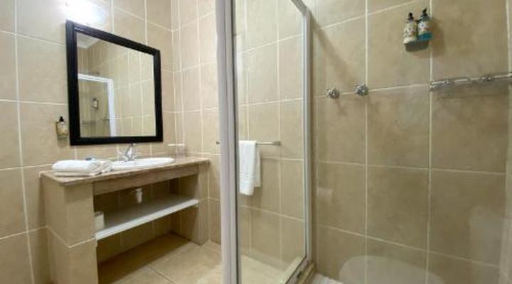 Bar-t-nique Guest House