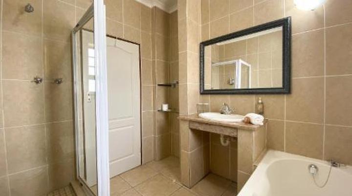 Bar-t-nique Guest House