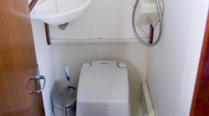 Old Willow No 7 Houseboat Charters