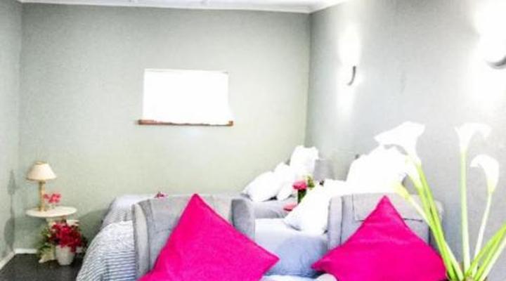 MOOLMANSHOF(1798) MAIN HOUSE AND SELF CATERING ACCOMMODATION