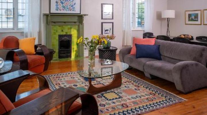 Barry Hall Apartments