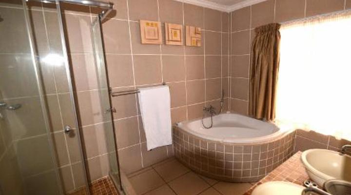 Attaché Guest Lodge & Spa