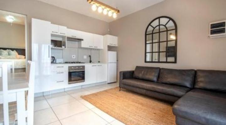 Kelly's Beachfront Apartments