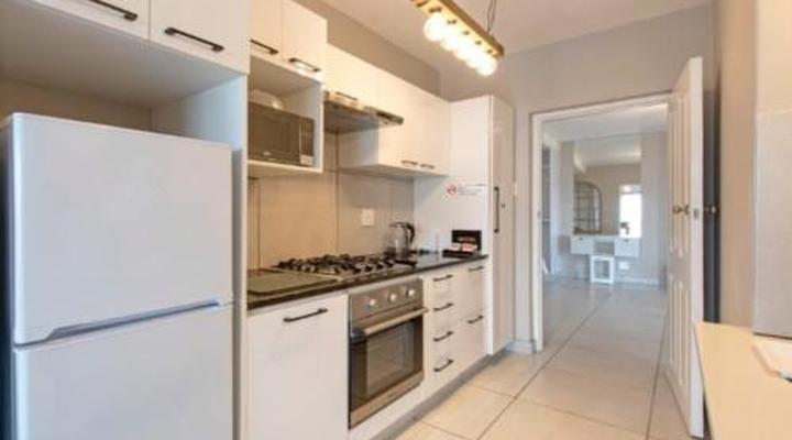 Kelly's Beachfront Apartments