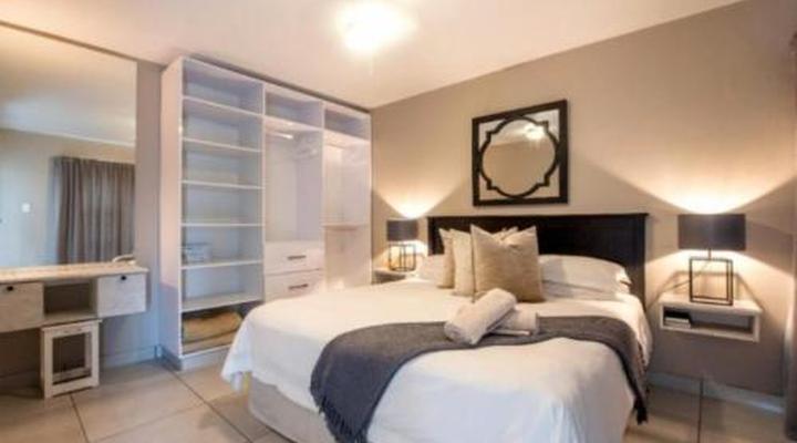 Kelly's Beachfront Apartments