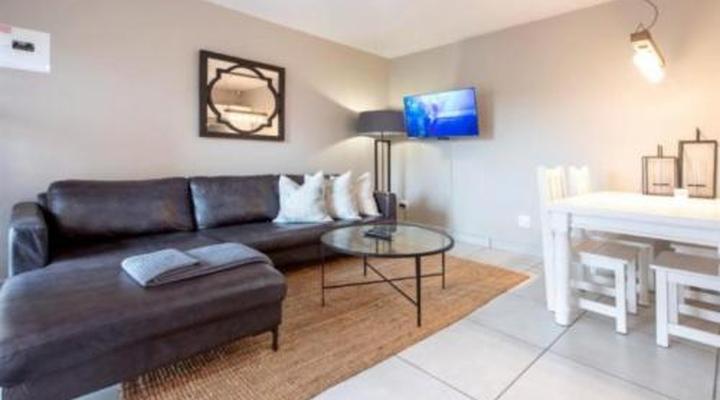 Kelly's Beachfront Apartments