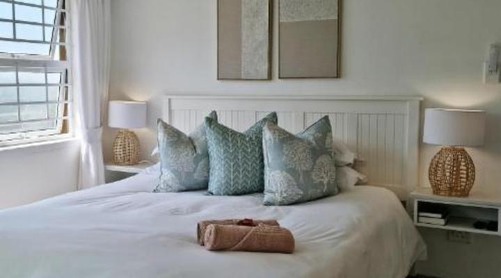 Kelly's Beachfront Apartments