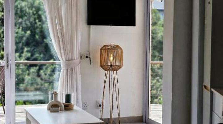 Kelly's Beachfront Apartments