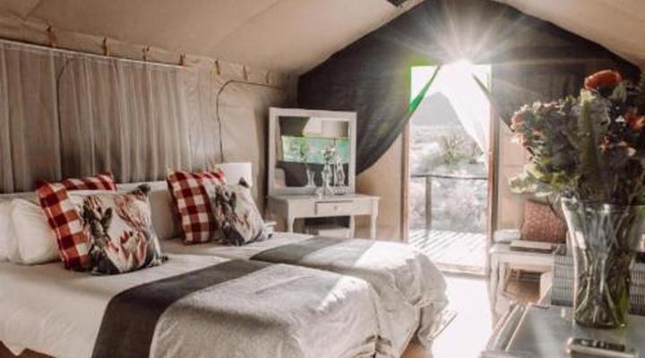 Chandelier Game Lodge & Ostrich Show Farm