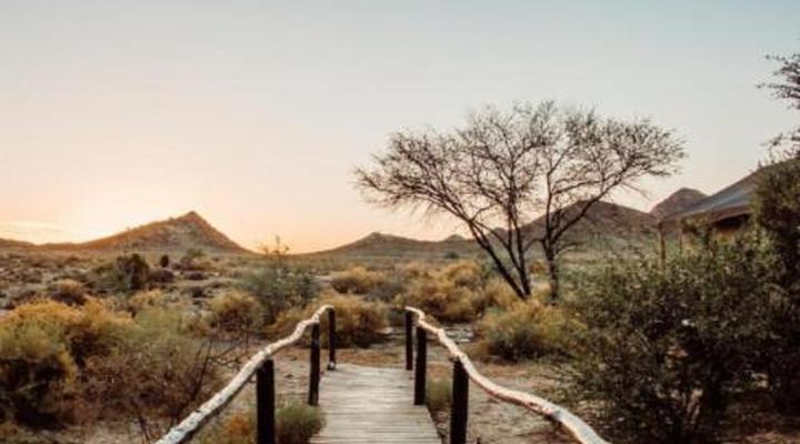 Chandelier Game Lodge & Ostrich Show Farm