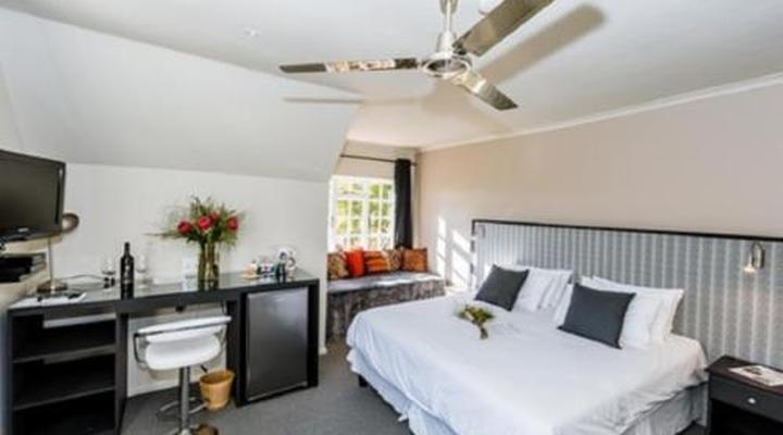 Le Petit Chateau Guest House