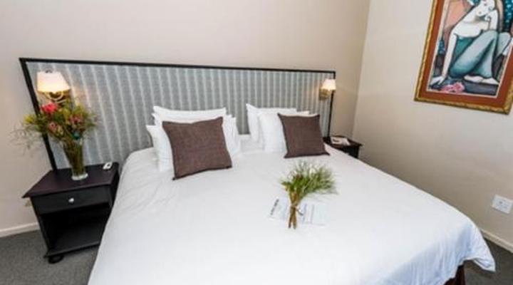 Le Petit Chateau Guest House