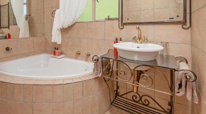 18 on Kloof Guest House 