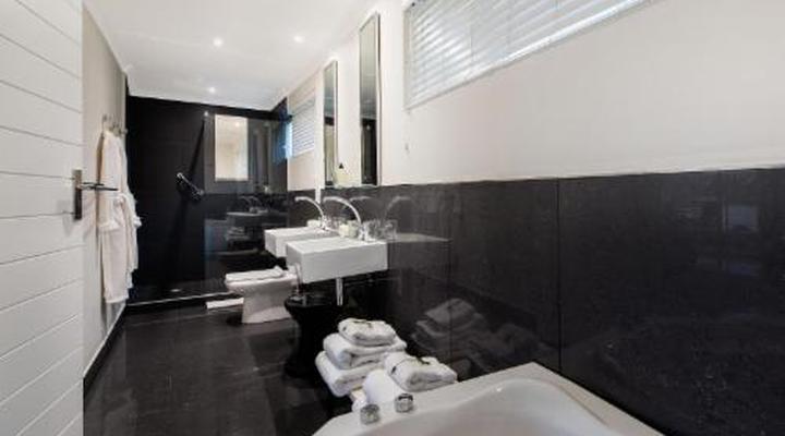 Villa Afrikana Guest Suites