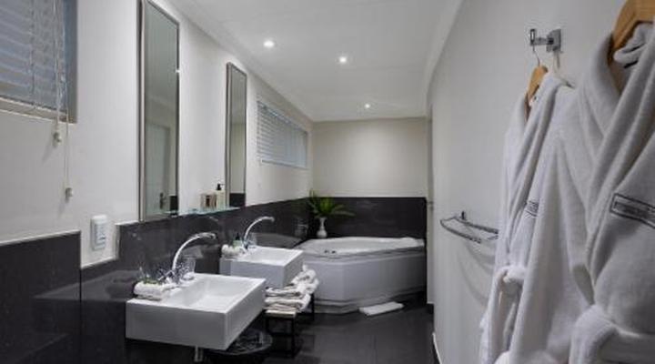 Villa Afrikana Guest Suites