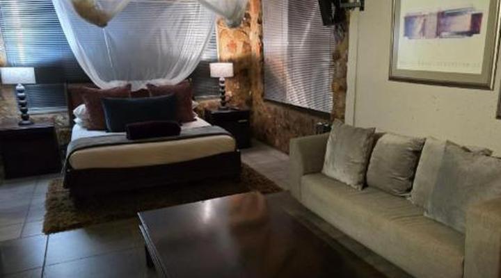 Thulani Game Lodge & Eco Estate