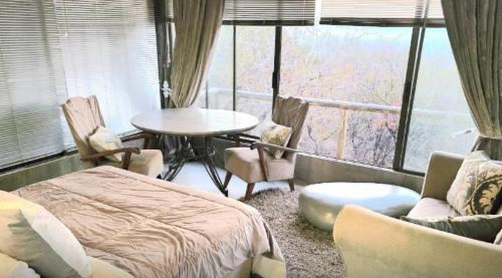 Thulani Game Lodge & Eco Estate