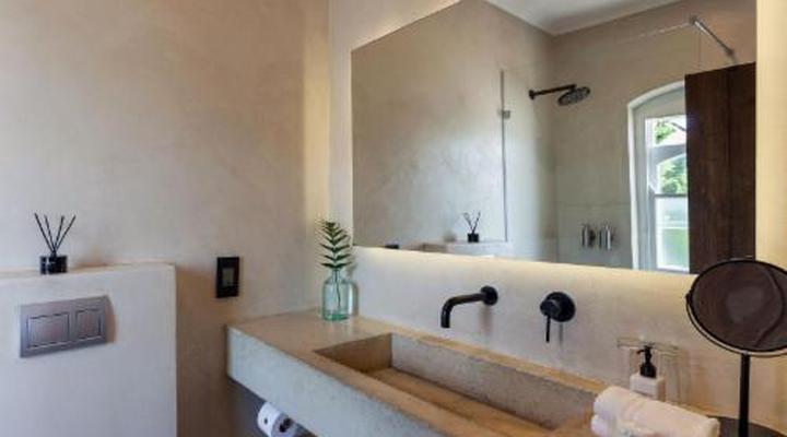 Auberge Burgundy Guest House