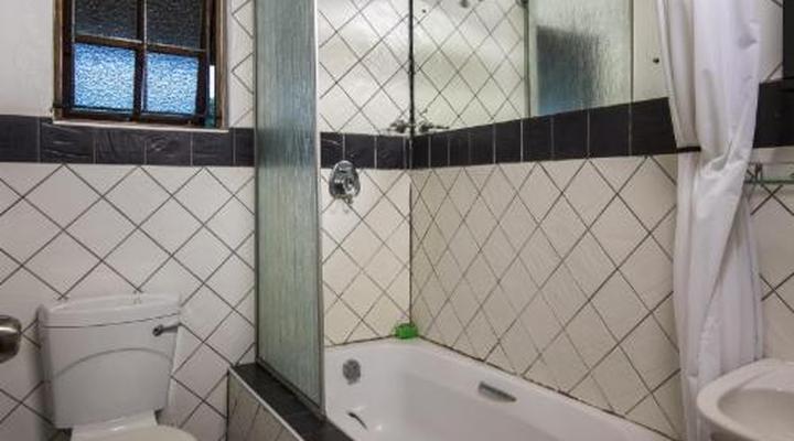 Khaya La Manzi Guest Lodge & Conferencing