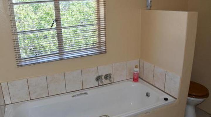 The Country Garden / Beecatcher Guest Farm