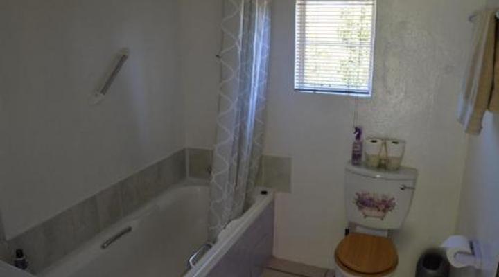 The Country Garden / Beecatcher Guest Farm