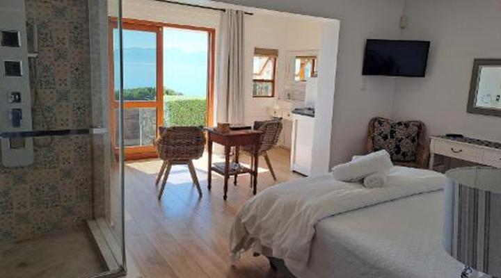 Kleinzee Oceanfront Guest House