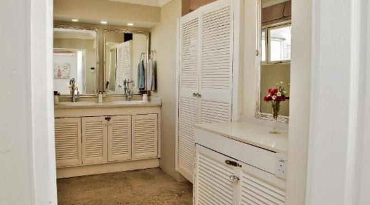 Bakenhof Winelands Lodge