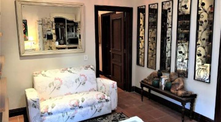 Bakenhof Winelands Lodge