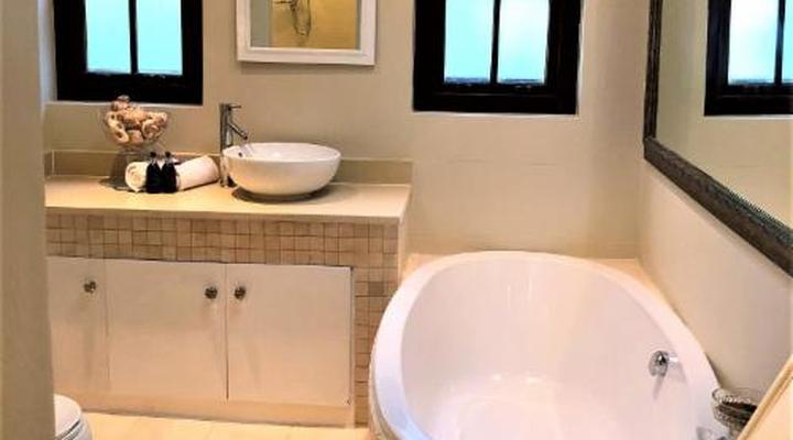 Bakenhof Winelands Lodge