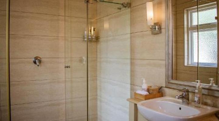 5 Seasons Guesthouse