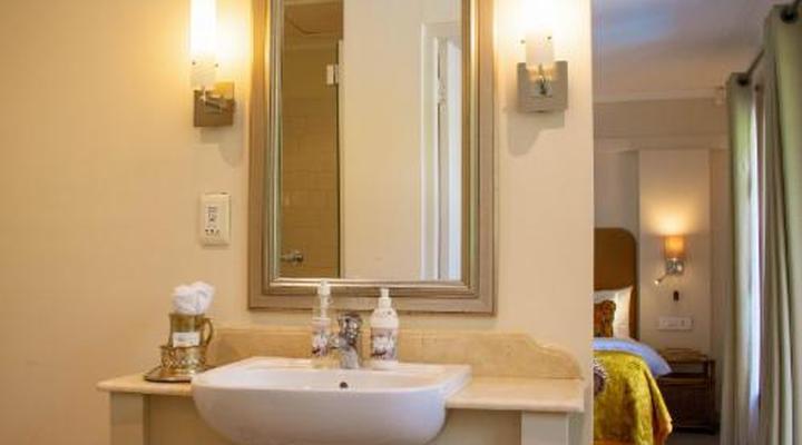 5 Seasons Guesthouse