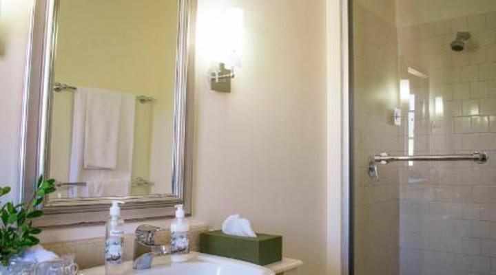 5 Seasons Guesthouse