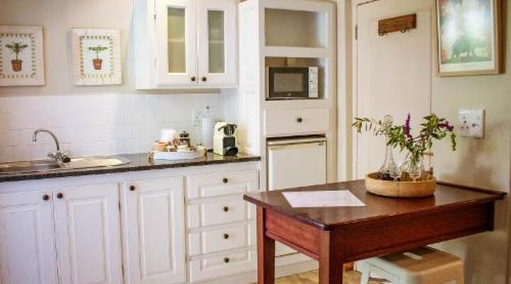 5 Seasons Guesthouse