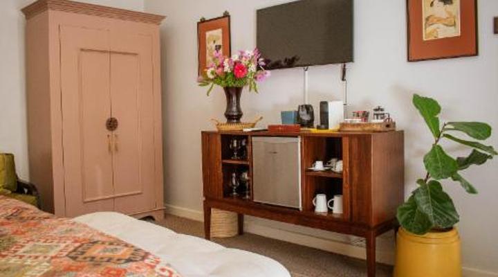 5 Seasons Guesthouse