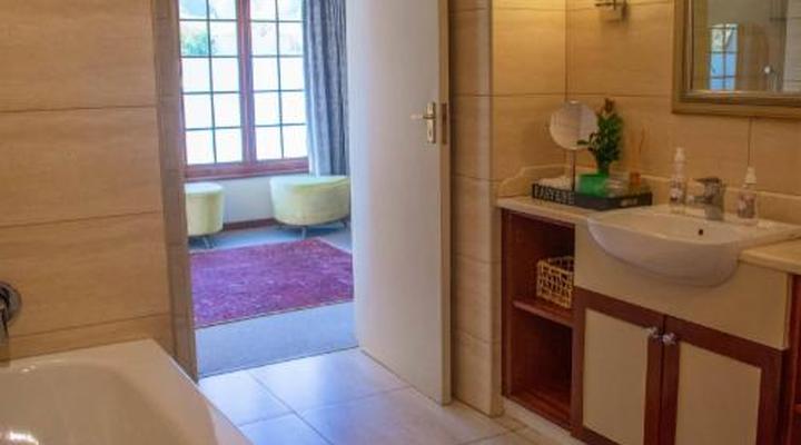 5 Seasons Guesthouse