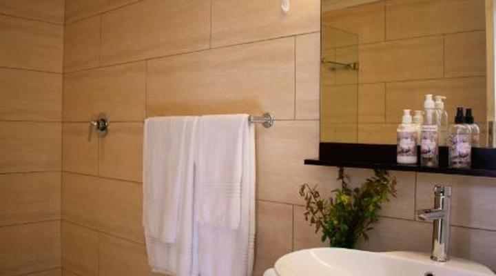 5 Seasons Guesthouse