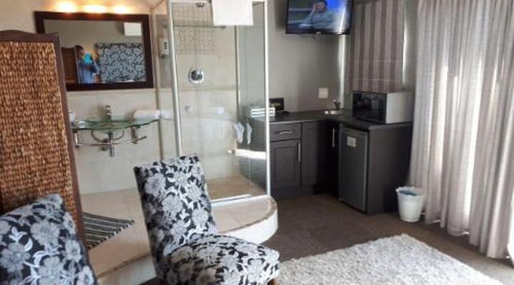 Bluewater Beachfront Guest House