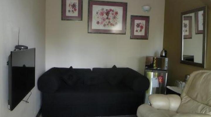 Bon à Vie B&B & Self Catering & BnB Gonubie. Full Solar System, no loadshedding